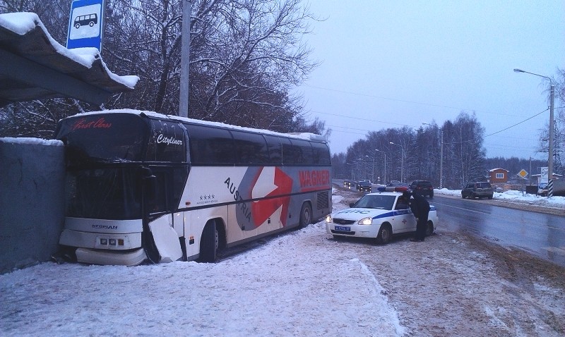 Шесть костромичей пострадали в дорожно-транспортном происшествии в Ивановской области.