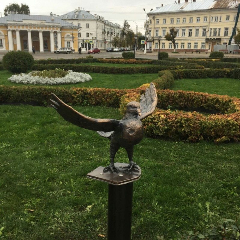 В Костроме нашли скульптуру голубя