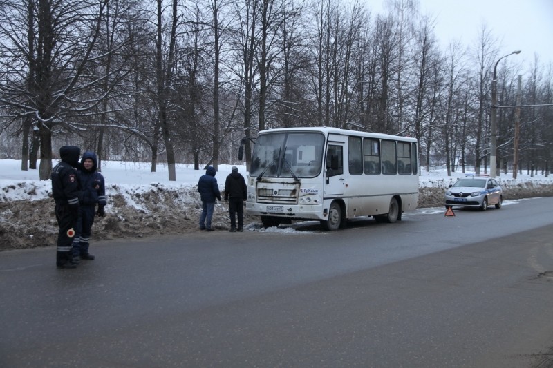 В Костроме во время рейса загорелся автобус "ПАЗ"